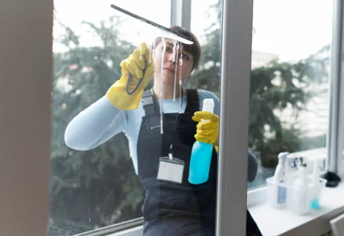 Nettoyage de vitres intérieures et extérieures à Luzarches